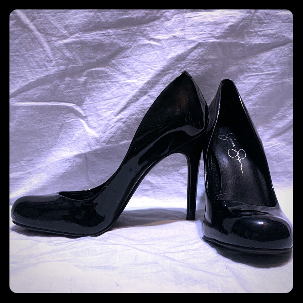 Jessica Simpson round toe heels